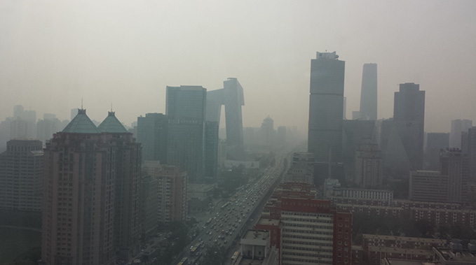 Foggy sky in Beijing, 2013. PC: @green_kermit (CC), Flickr.com